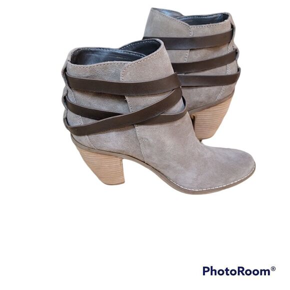 DV by Dolce Vita Suede Ankle Booties with Straps. Size 8.5. NWOT. - Picture 6 of 11